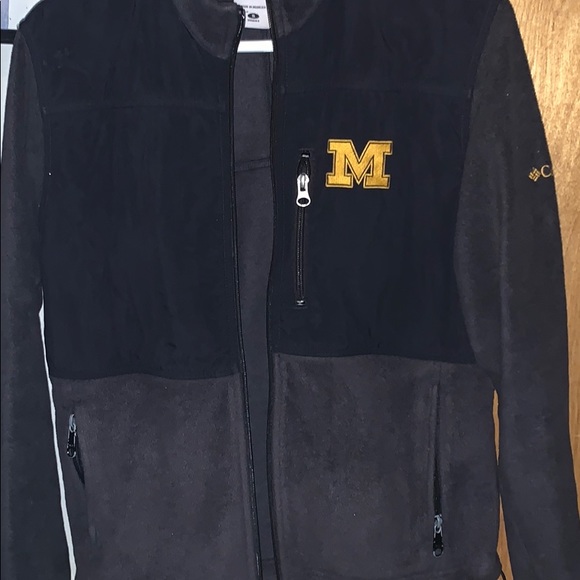 A Columbia sportswear - Picture 4 of 4